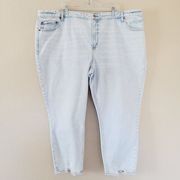 Abercrombie & Fitch Denim - Abercrombie & Fitch Curve Love The Mom High Rise Jean Size 37 / 24 Light Wash